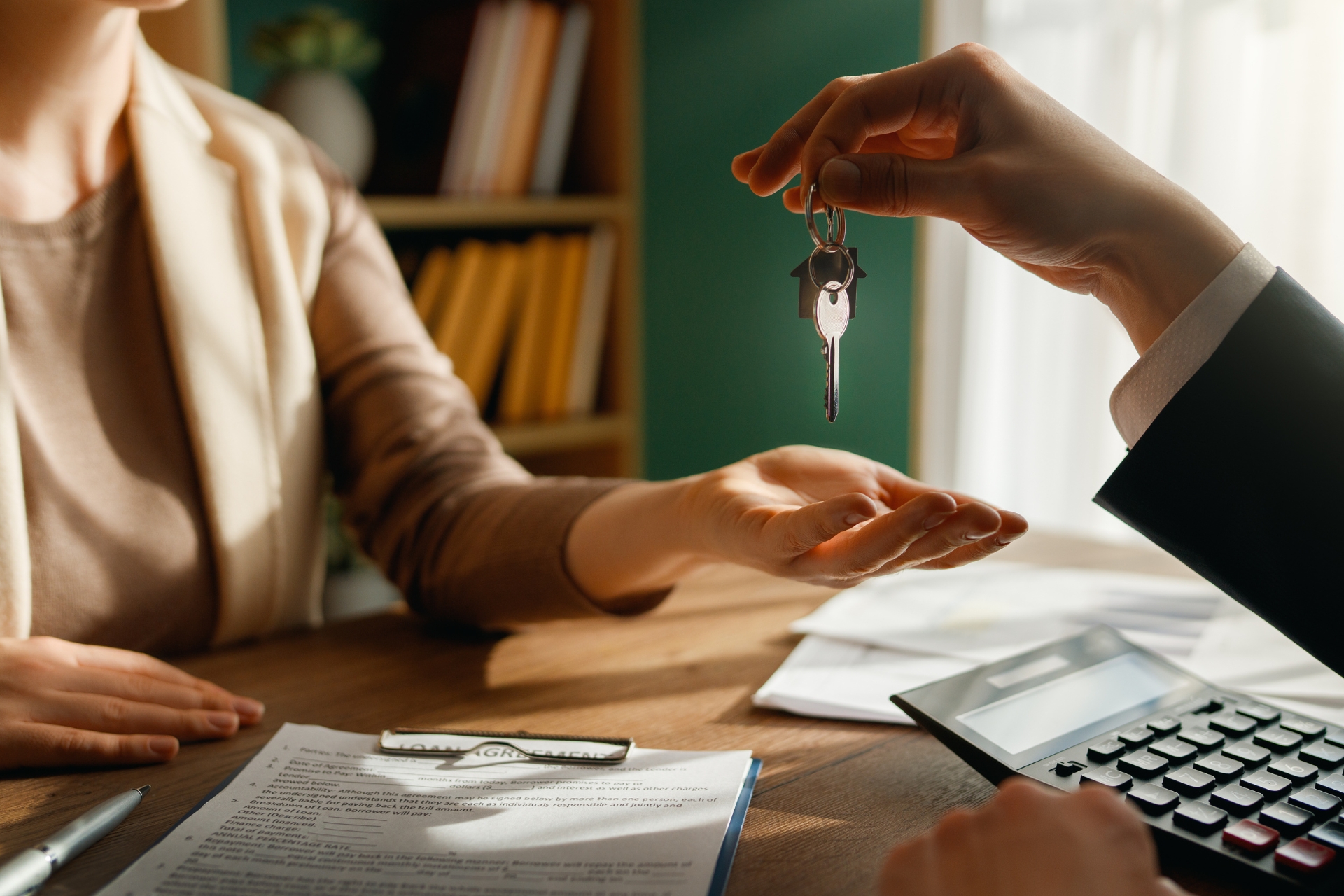 Signing a long-term rental agreement for an apartment in Warsaw